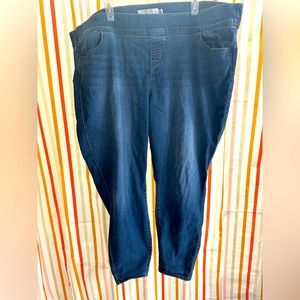 Torrid lean jeans size 4